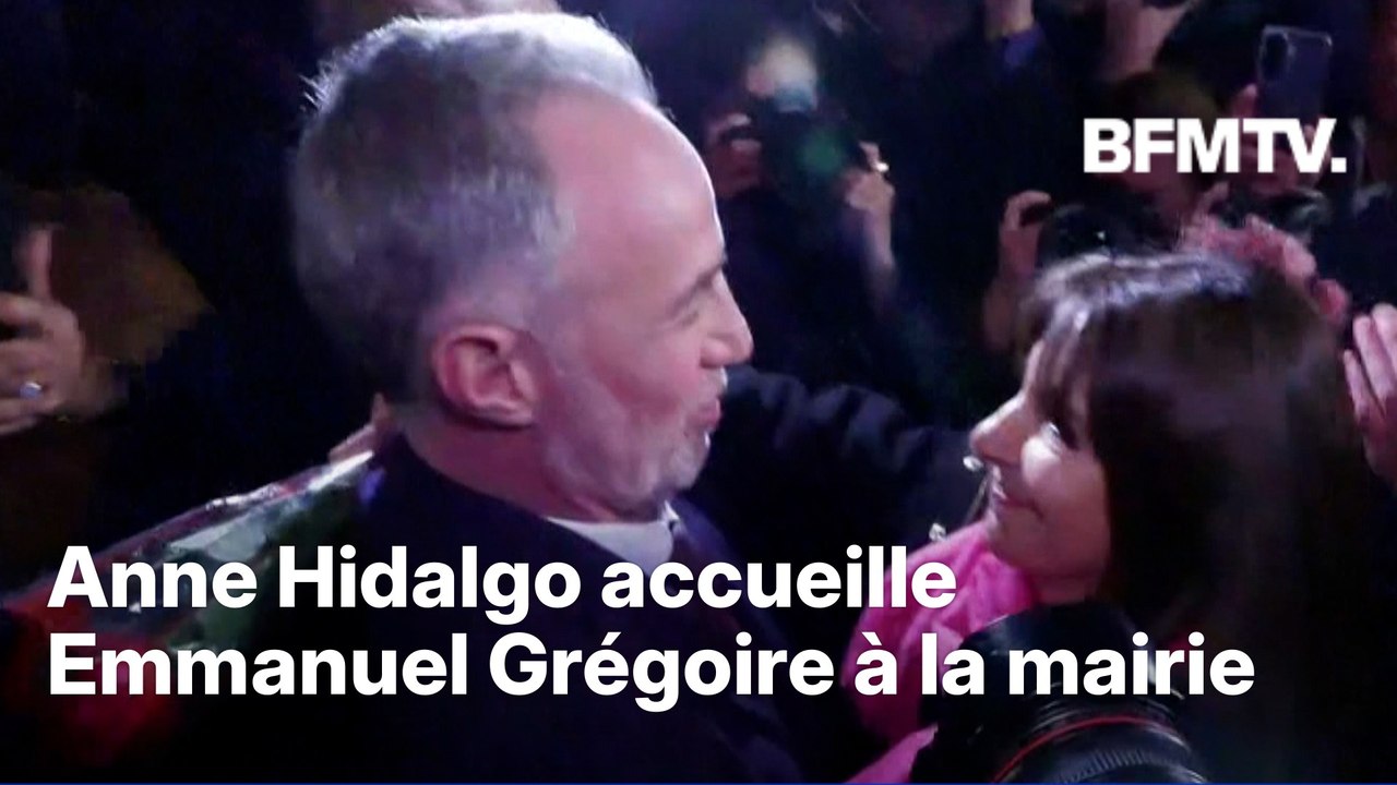 Municipales: l'accolade entre Anne Hidalgo et Emmanuel Grégoire