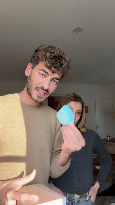 Elle va avoir les dents blanches