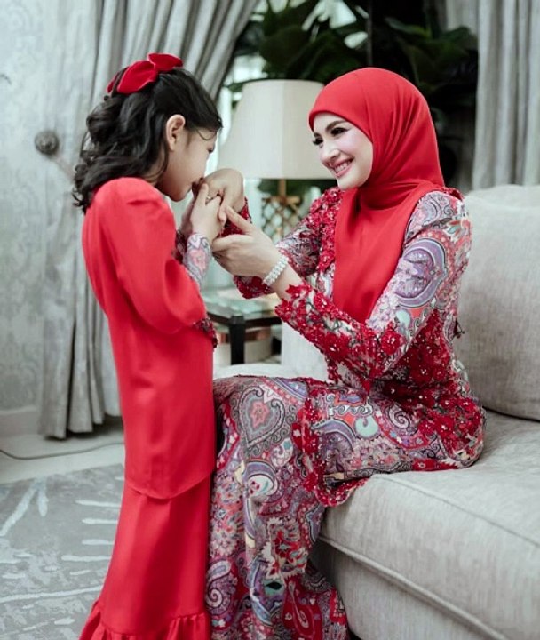 Raya kedua Fazura & Fatima bermerah mak ngah ❤️