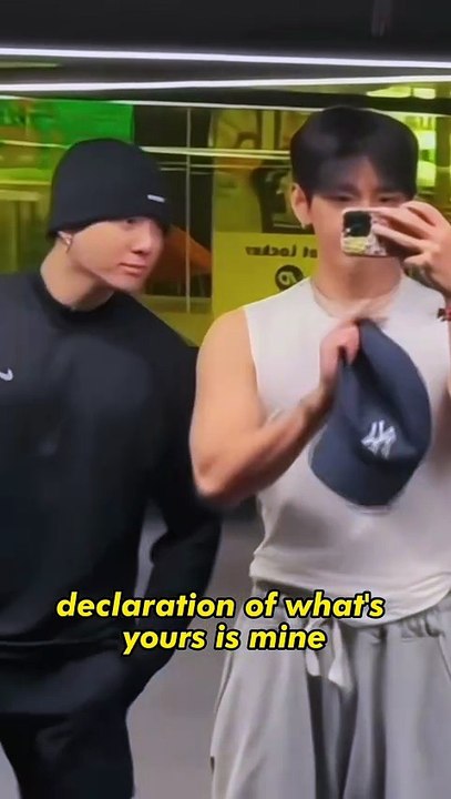 Did You Catch V’s Strange Actions During Today’s Livestream？ 👀 Three ...