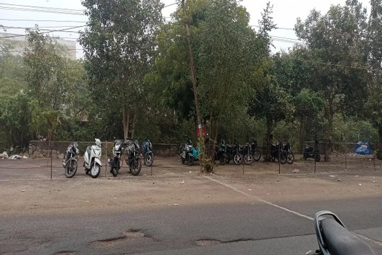 Rajasthan Weather : जयपुर में मौसम का मिजाज ठंडा, काली घटाएं छाई, बिजली कड़कने के के साथ बूंदाबांदी