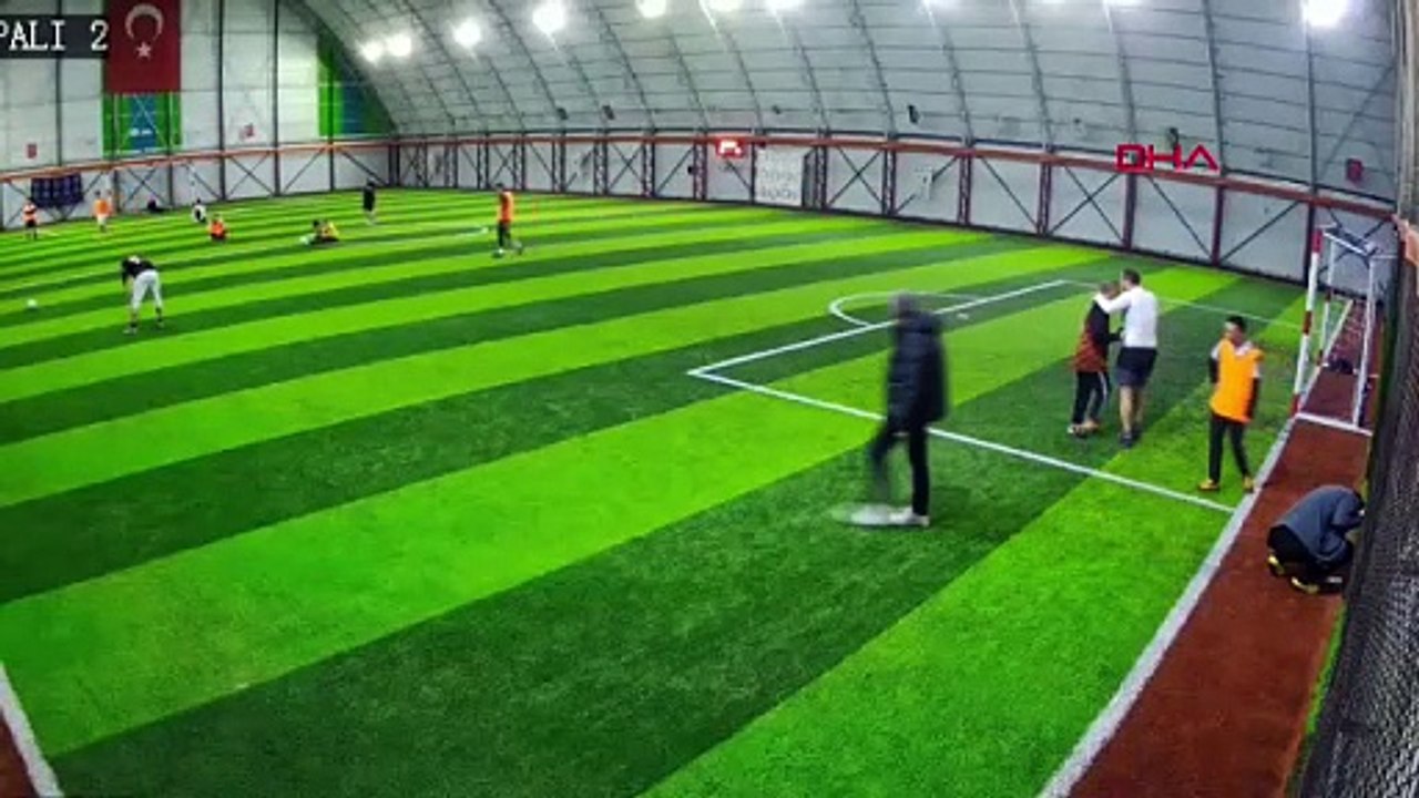 39 yaşında halı sahada kalp krizi geçirerek yaşamını yitirdi