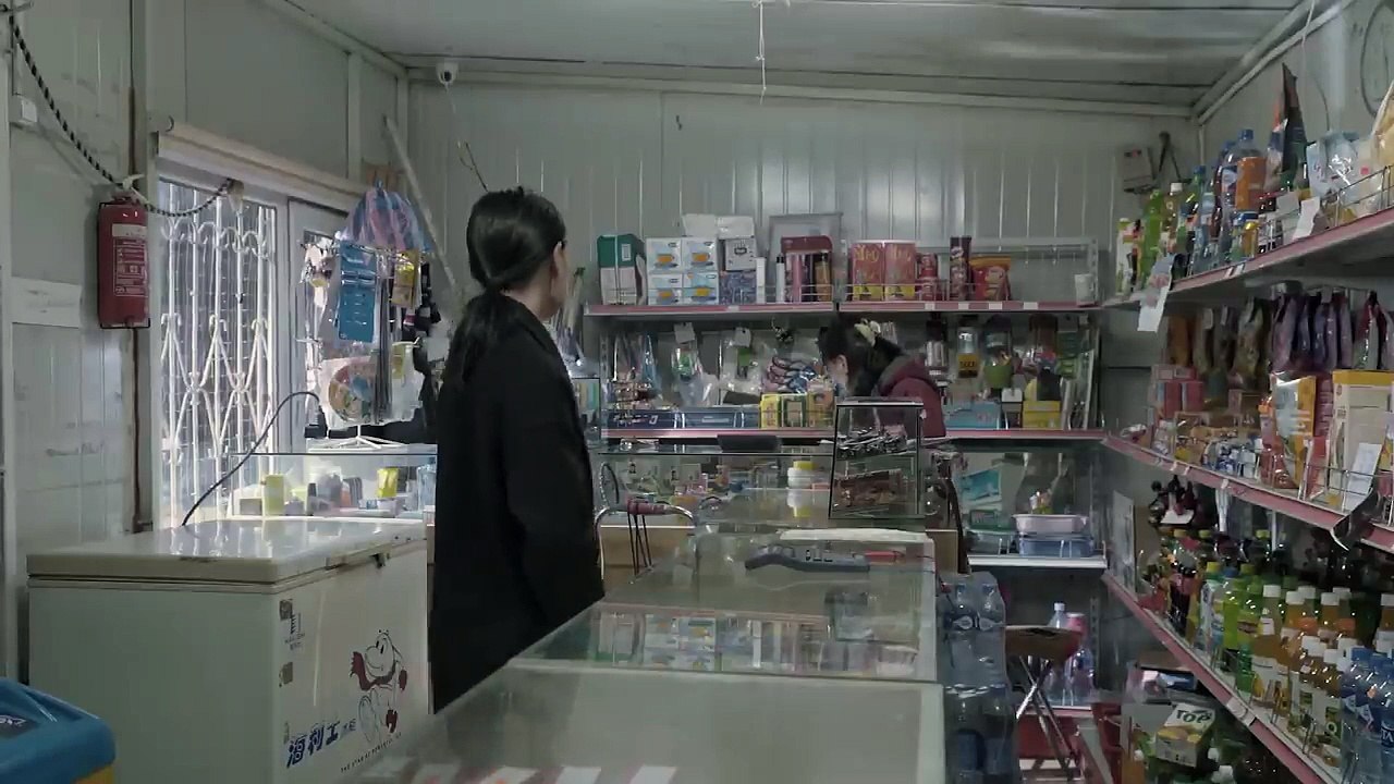 Media_r8VqdlAc4TQ_002_720p