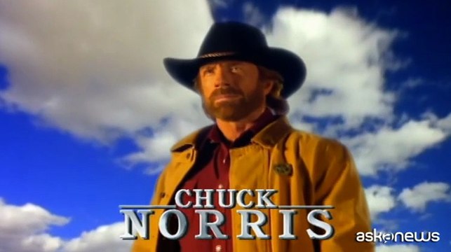 L'addio a Chuck Norris: «Per il mondo un attore e un campione di arti marziali, per noi il cuore della famiglia»
