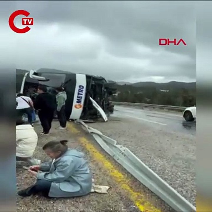 Konya-Antalya kara yolunda yolcu otobüsü devrildi