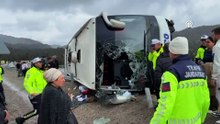 Yolcu otobüsü devrildi! Çok sayıda yaralı var