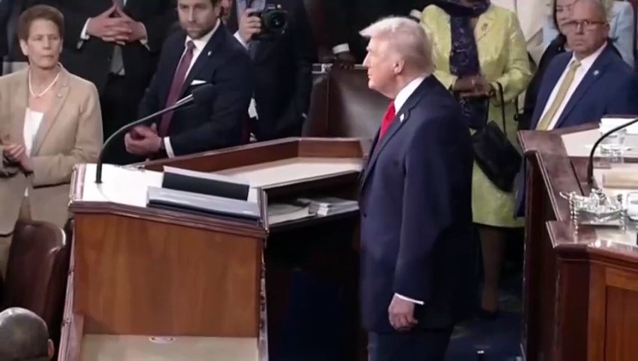 Trump ordena posponer los ataques a centrales eléctricas tras conversaciones con Irán