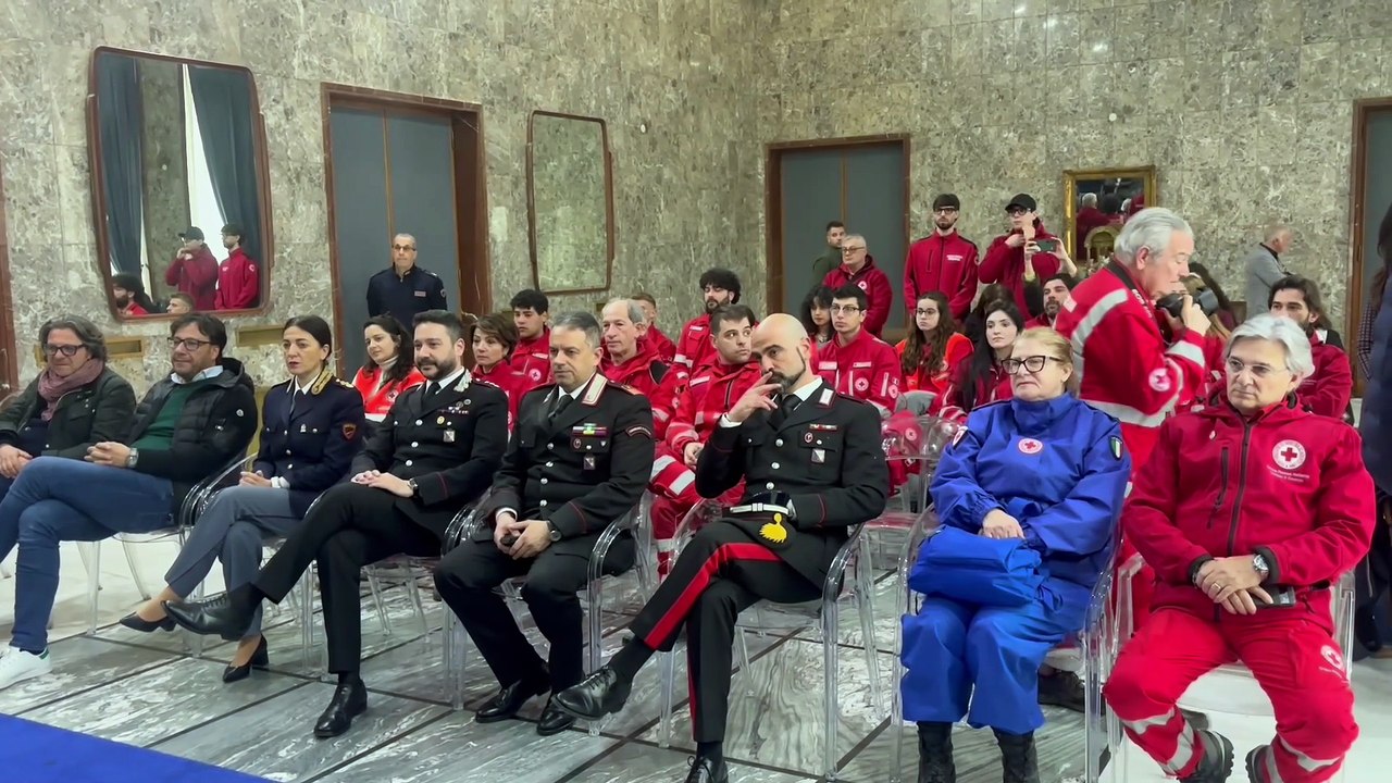 Cosenza attiva il Pronto Intervento Sociale. Il sindaco Franz Caruso: “Un servizio essenziale per garantire dignità e protezione ai più fragili”