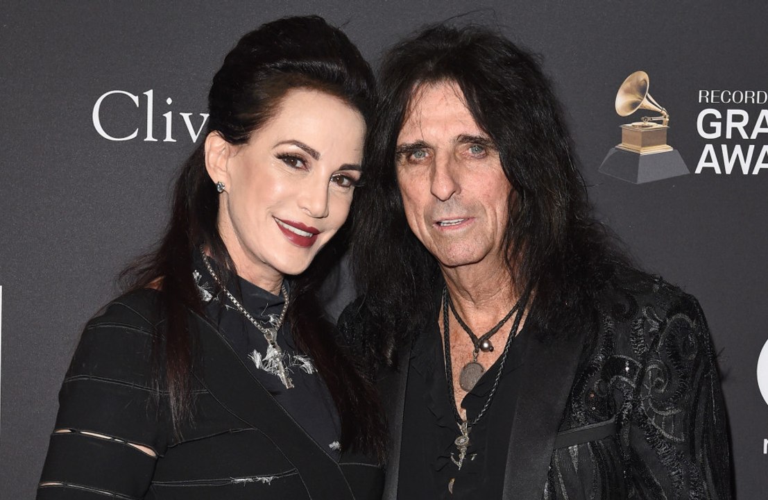Alice Cooper und seine Ehefrau erneuern ihr Eheversprechen