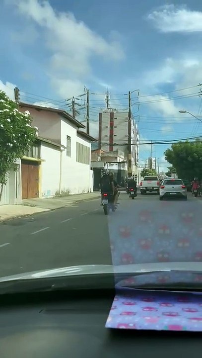 Apartamento pega fogo no bairro São João do Tauape, em Fortaleza