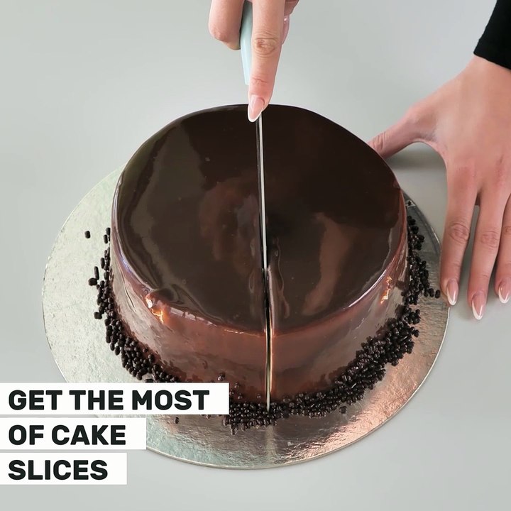 Here's a slicing hack to get more cake pieces🍰