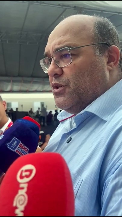 Treta em Dias D’Ávila: prefeito e deputado trocam farpas em agenda: “Não posso educar gente velha”