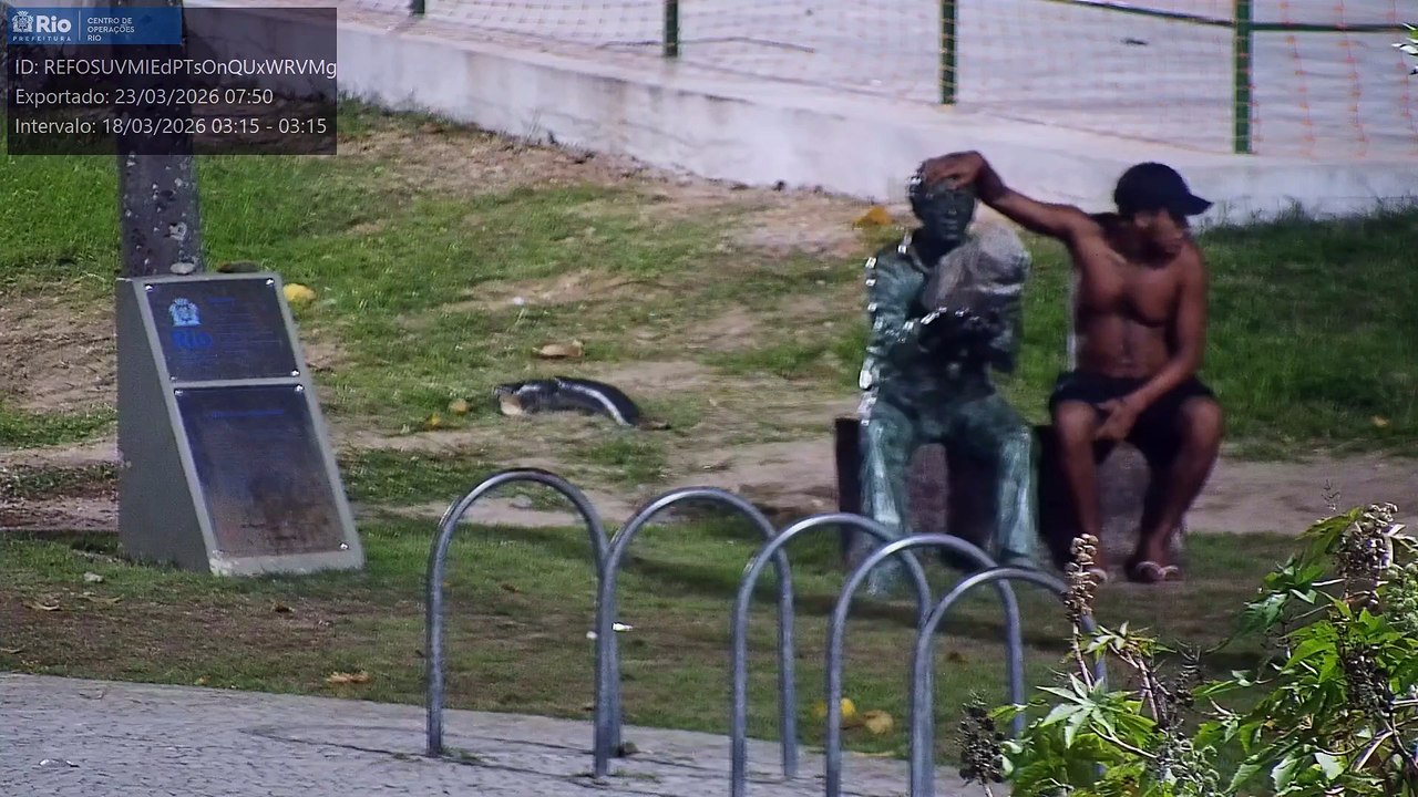 Câmeras registram destruição da estátua de Betinho; veja o vídeo