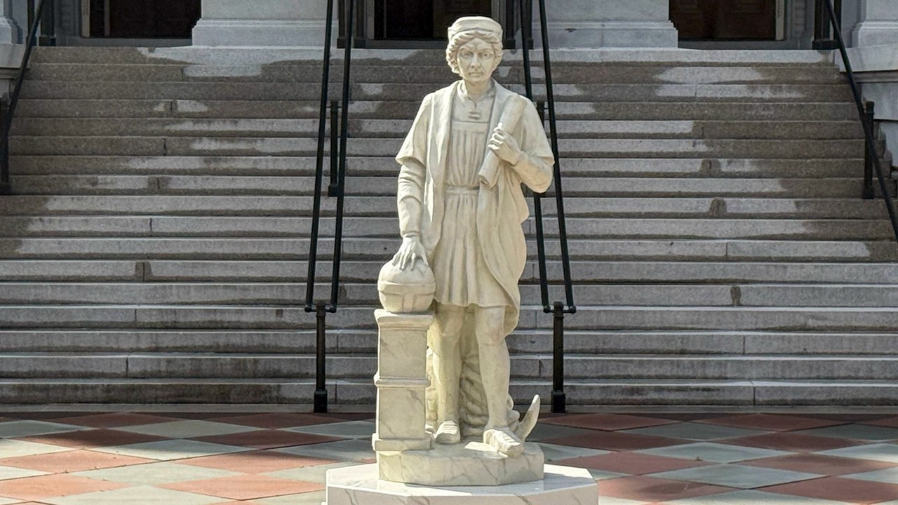 Trump coloca una estatua de Cristóbal Colón en la Casa Blanca en plena ofensiva ‘antiwoke’
