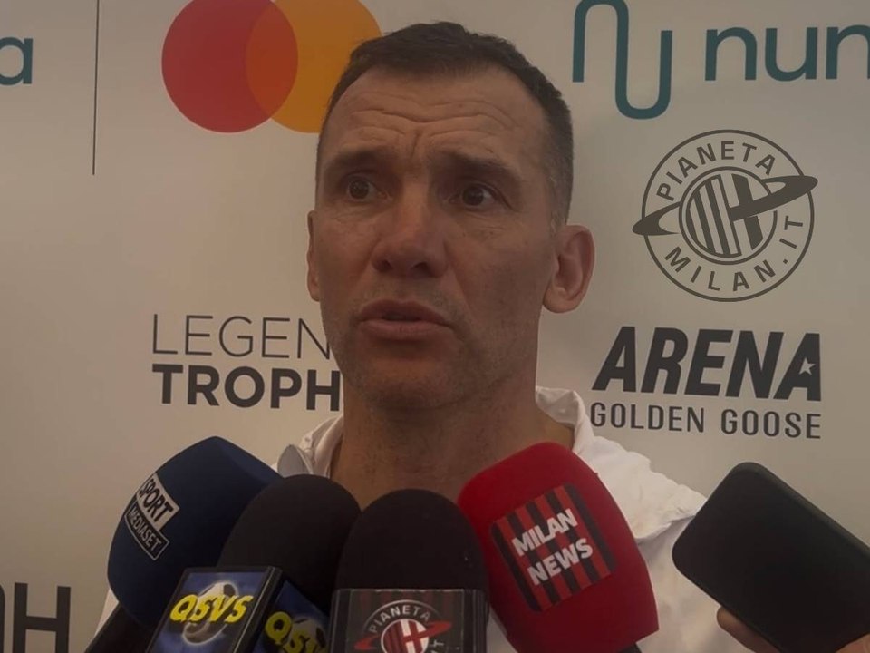 Milan, senti Shevchenko: "Leao? Non è un attaccante, ma conta l’atteggiamento" | Video