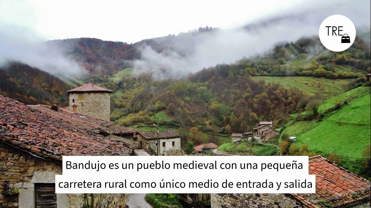 Hórreos medievales, calles de piedra y una iglesia románica: el pueblo olvidado de Asturias donde puedes ver osos pardos