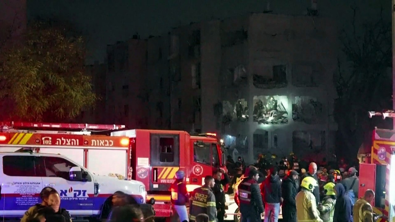 Irán bombardeó Israel, dejando unos 120 heridos, luego del ataque a su instalación nuclear en Natanz y en medio de amenazas cruzadas