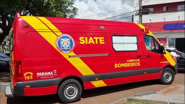 Motociclista é socorrido pelo Siate após colisão traseira na Rua Europa