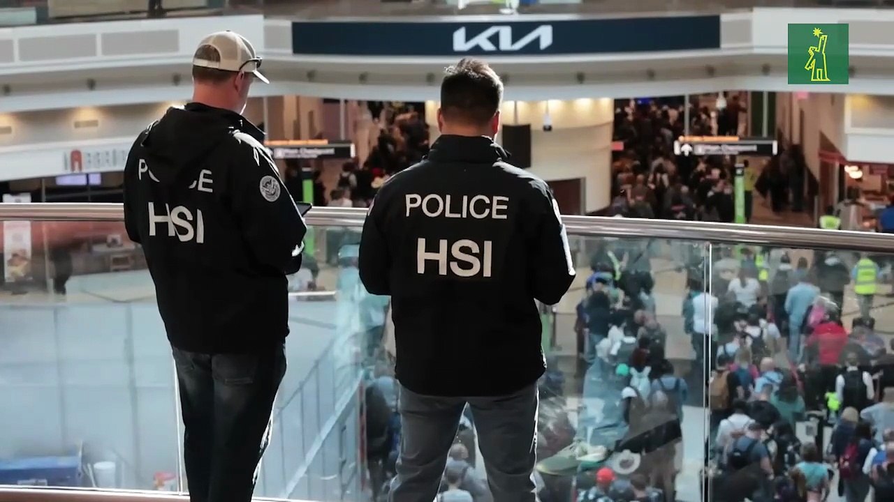 EE.UU. despliega agentes de ICE en aeropuertos por crisis en controles