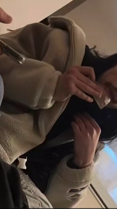 Meilleur prank une feuille à rouler coller 🤣🤣🤣🤣🤣🤣