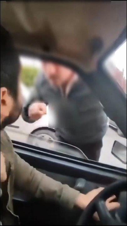 Bayraklı'da sürücüyü araçtan indirmeye çalışmıştı: İki sürücüye de ceza kesildi