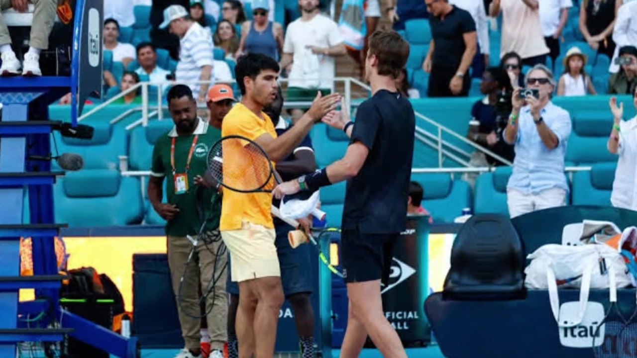 Carlos Alcaraz in tense exchange with coach at Miami Open: “I can’t take it anymore”