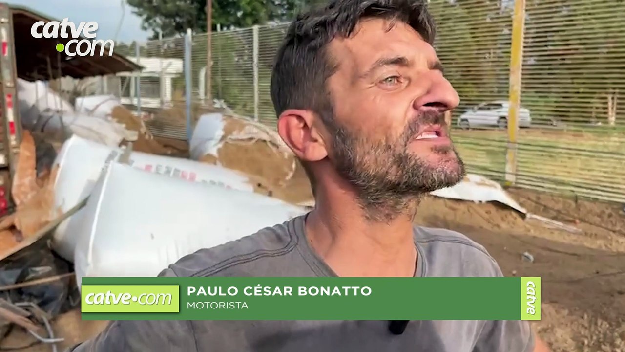 "A carga pendeu", diz motorista sobre tombamento de caminhão na BR-277 em Cascavel