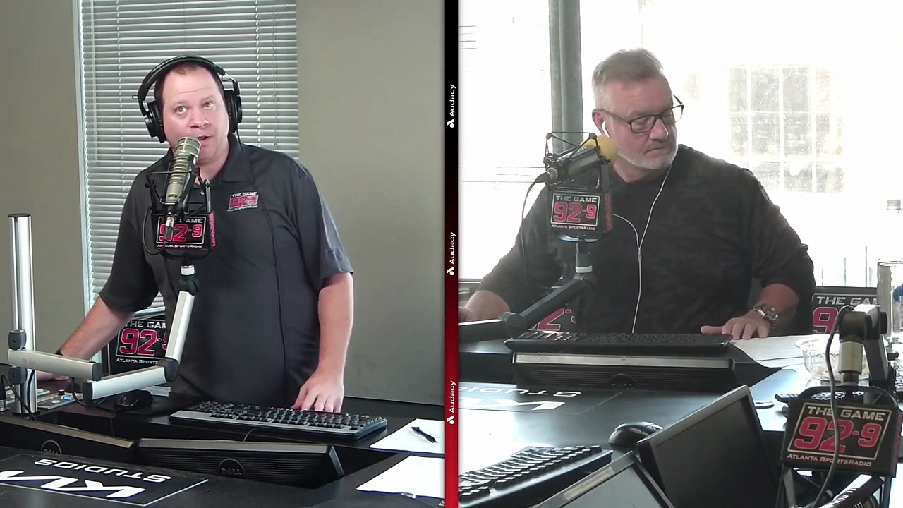 Are Falcons making a mistake not getting Drake London deal done now?