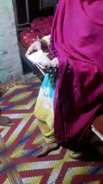 Madad Ka Silsila Jari Hay / Zarorat mand aur sufaid posh family