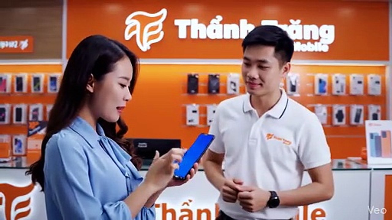 [Kỹ Thuật] Quy trình di dời linh kiện siêu nhỏ và bảo vệ dải Anten 5G khi thay vỏ tại Thanh Trang Mobile.