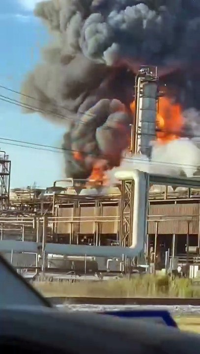 Massive Explosion & Fire at Valero Oil Refinery in Port Arthur, Texas | Breaking News (March 23, 2026)