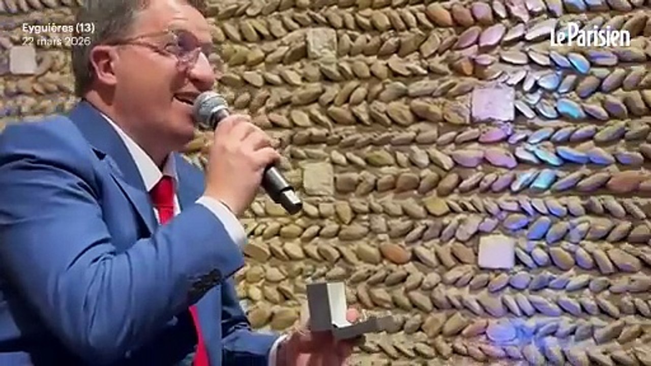 Municipales : élu maire, il honore sa promesse et demande sa compagne en mariage