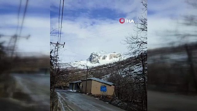 Dağdan kar, şelale gibi aktı! Nefes kesen manzara