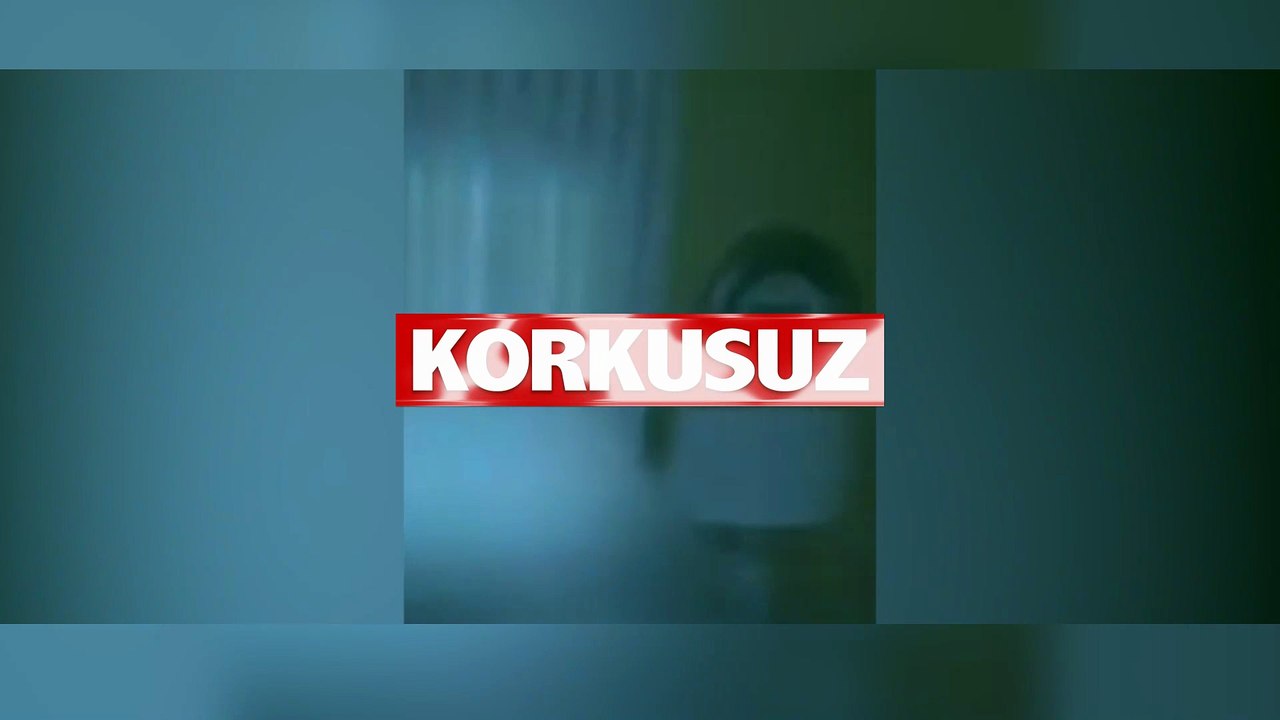 Sosyal medya bu ihanet videosunu konuşuyor! Sürpriz yapmak için eve erken geldi, karısını arkadaşıyla yatakta yakaladı