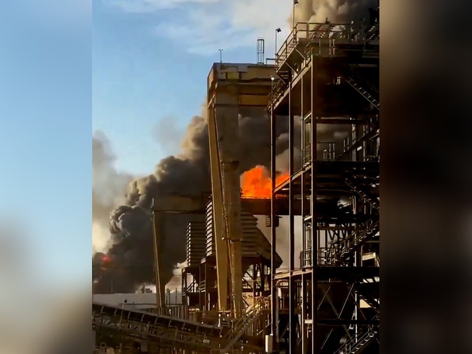 Explosion in Ölraffinerie: Behörden verhängen Ausgangssperre