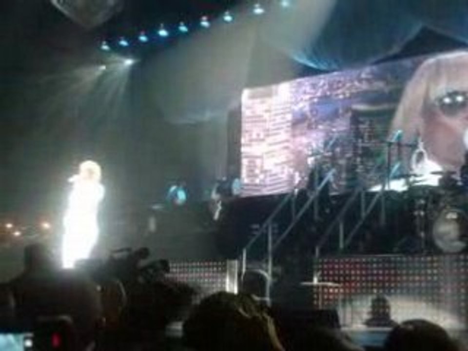 I'M THE ONLY WOMAN MARY J BLIGE concert ZENITH PARIS 2JUIN08