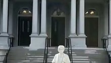 Trump instala una estatua de Cristóbal Colón en los jardines de la Casa Blanca