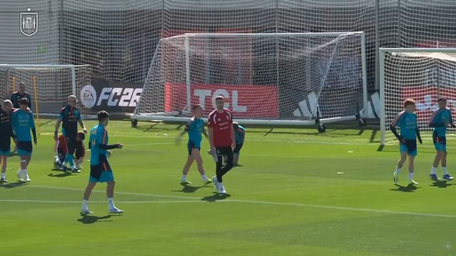 Entrenamiento completo de la Selección Española previo al amistoso España vs Serbia
