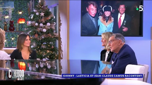 2023 – Johnny Hallyday – Johnny : Laeticia Hallyday & Jean-Claude Camus racontent (C l'Hebdo – France 5, 16 Décembre)
