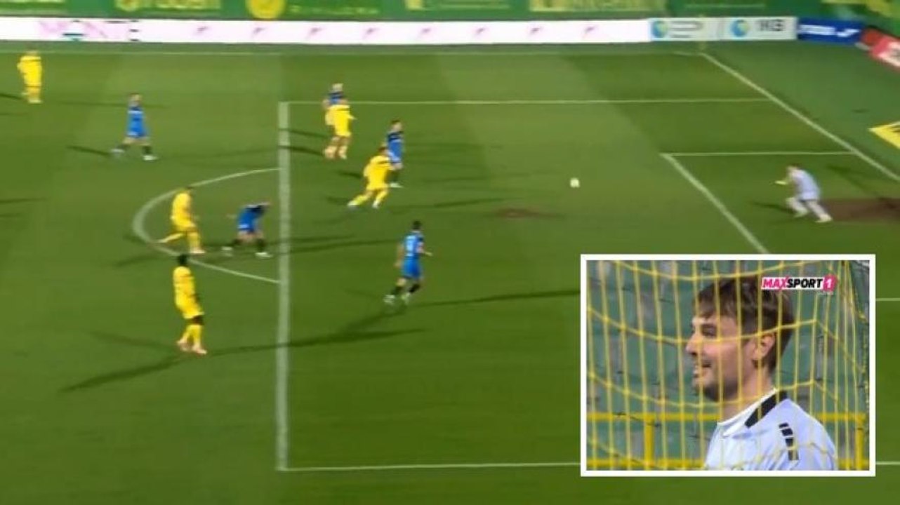 Portiere beffato da una zolla di terra: il gol della rimonta è comico