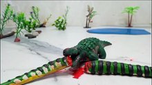 Prehistoric creatures battle royale .