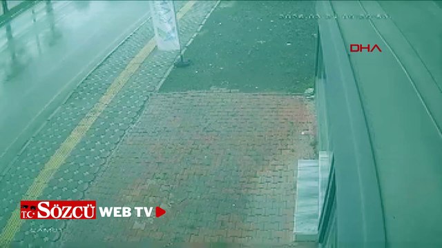 Osmaniye’de otomobilin iş yerine daldığı kaza kamerada