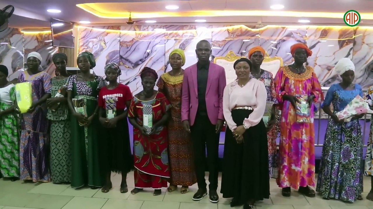 Région-Bondoukou /Une église offre des pagnes à des femmes vulnérables à l’occasion de la Journée des droits des femmes à Bondoukou