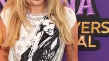 Miley Cyrus regresa a su era 'Hanna Montana' 20 años después con un diseño de Rabanne