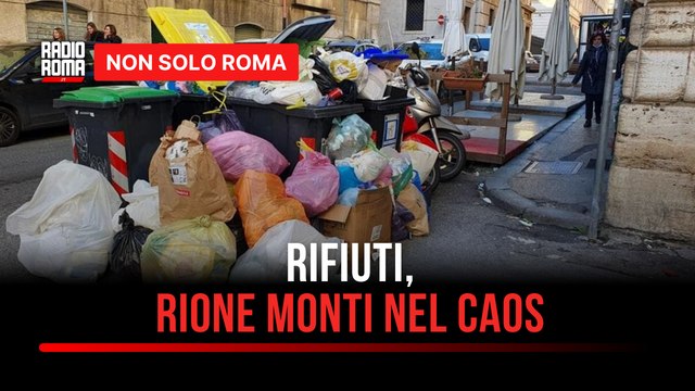 A Rione Monti i rifiuti lasciati nel caos, i residenti valutano l'esposto alla ASL