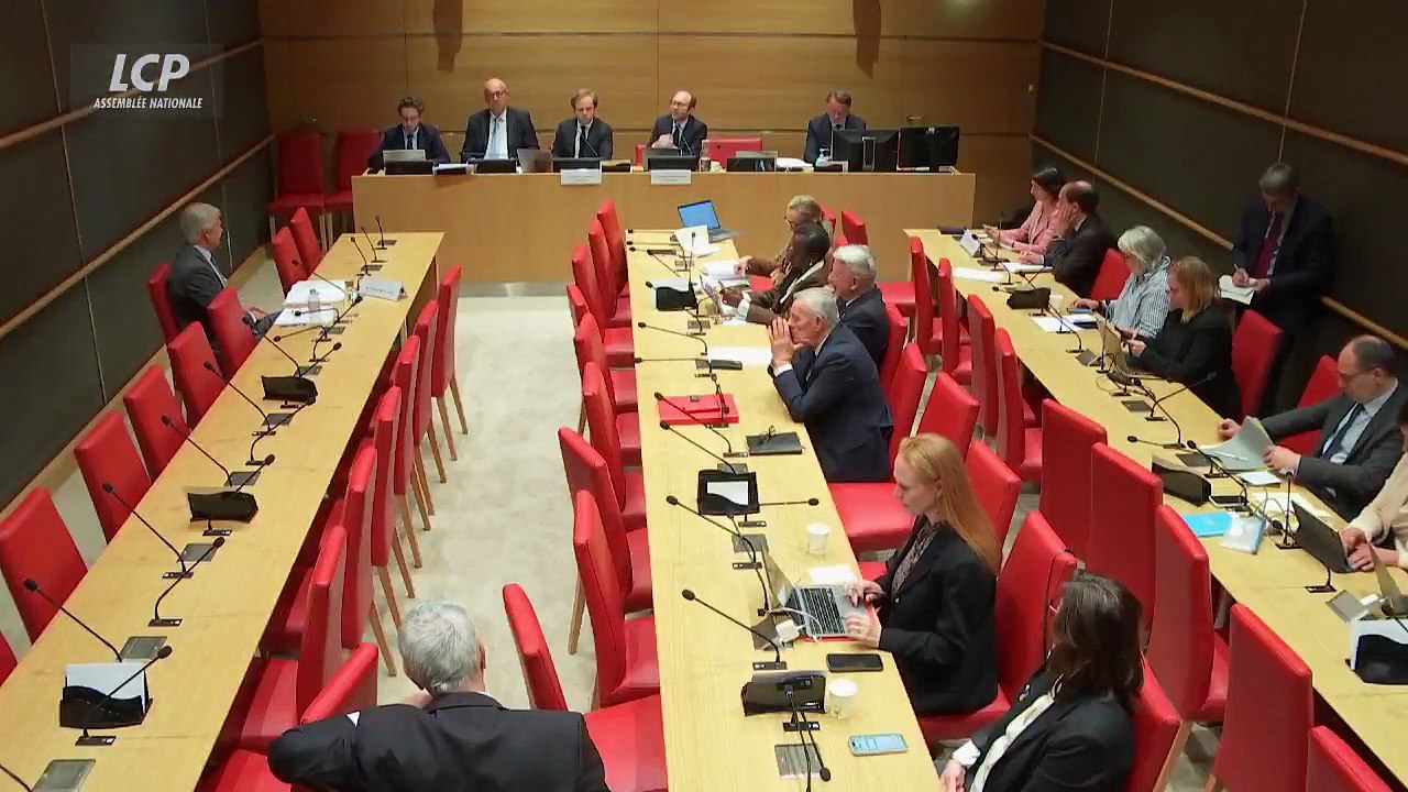 Vincent Bolloré devant la commission d'Enquête : "Je ne suis pas du tout en guerre contre France Télé. Je ne hais personne. Notre groupe n'est pas en guerre."