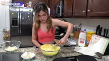 Cocinando sopa paraguaya p2