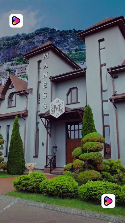 Caught Between shortmintz