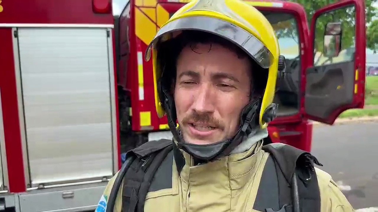 Curto-circuito em ventilador causa princípio de incêndio em loja de roupas na Av. Ângelo Moreira