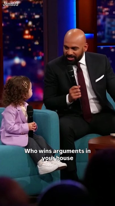 Little Girl Imitates Her Dad… Audience Can’t Stop Laughing😂